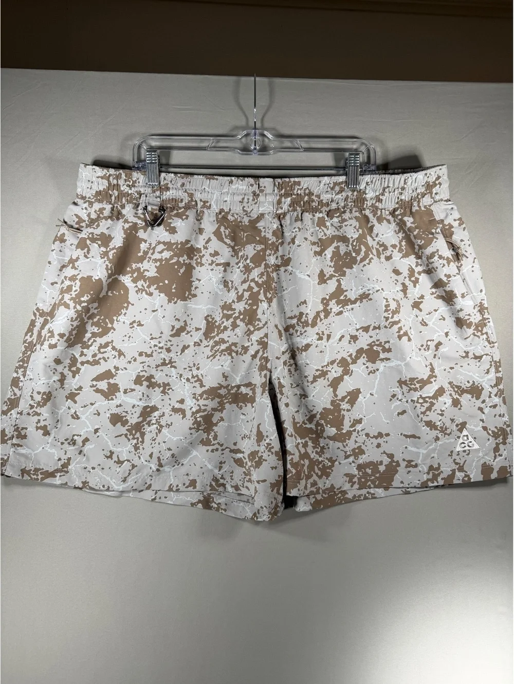 Nike ACG Men's Shorts Size XXL Brown and White Camouflage Pattern